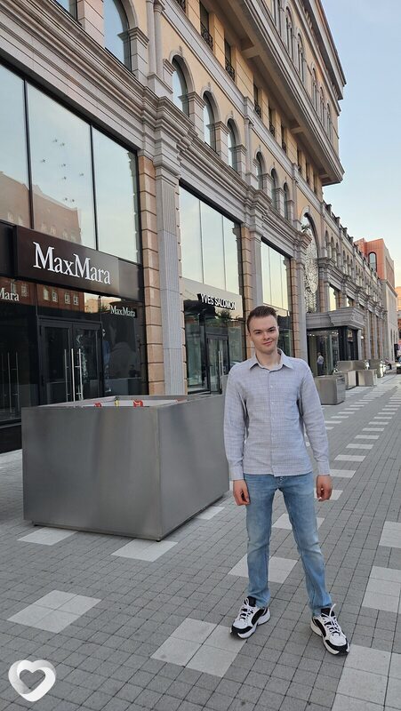 Александр, 21, Екатеринбурге — анкета №2350093