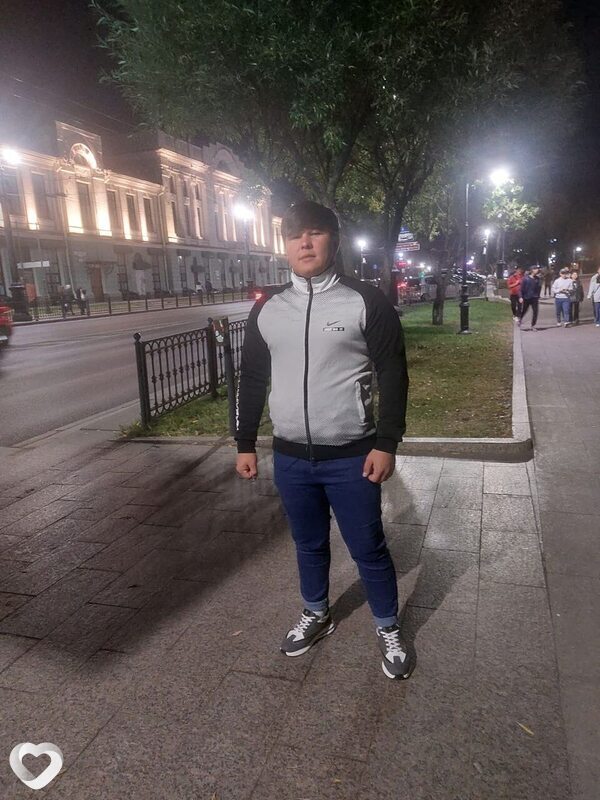 Абдужаббор, 25, Ялте — анкета №2350969