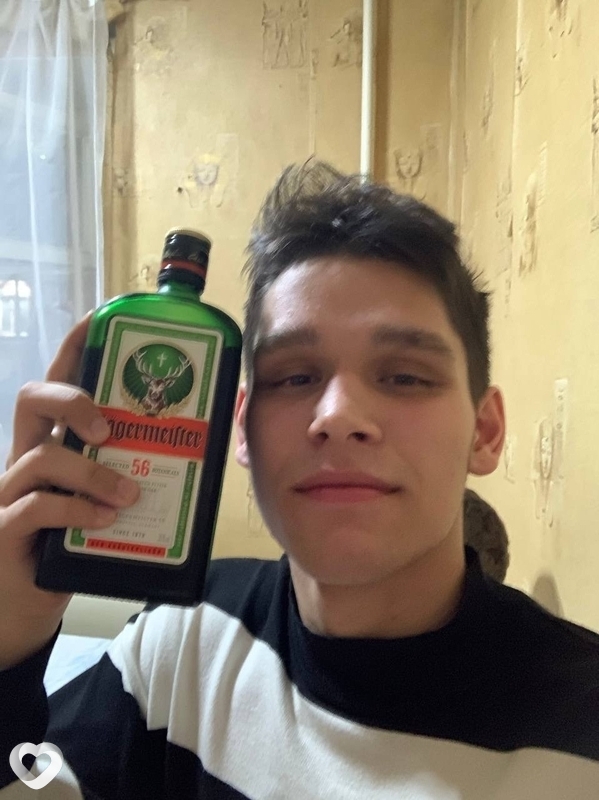 Данил, 20, Екатеринбурге — анкета №2352904