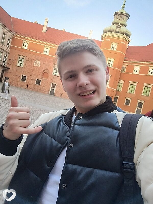 Leo, Седльце