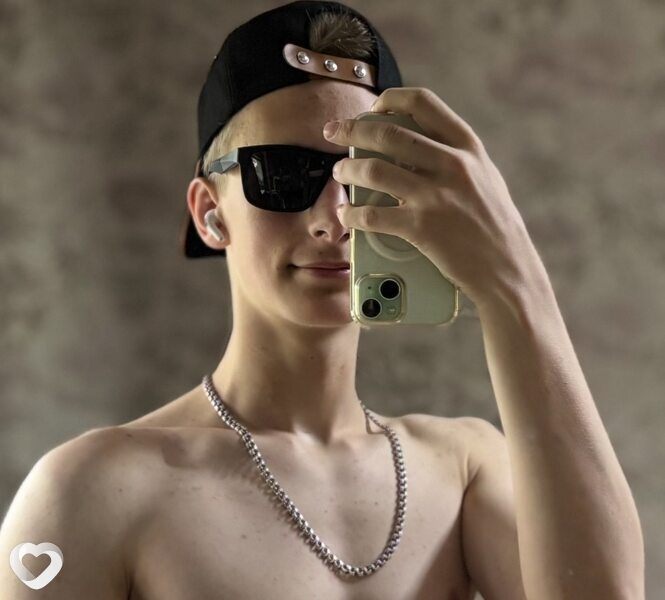 Александр, 21, Амурске — анкета №2354336