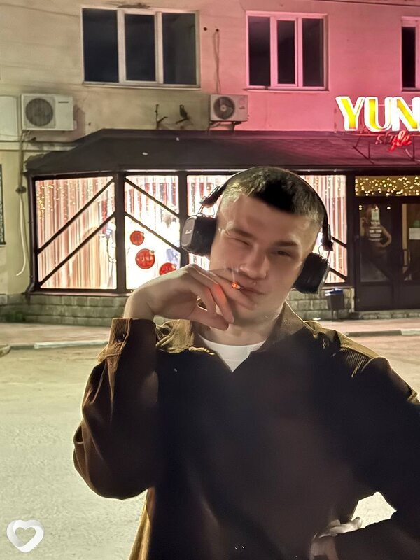 Кирилл, 20, Сочи — анкета №2355610