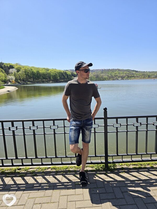 Iulian, 31, Кишинёв — анкета №2356239