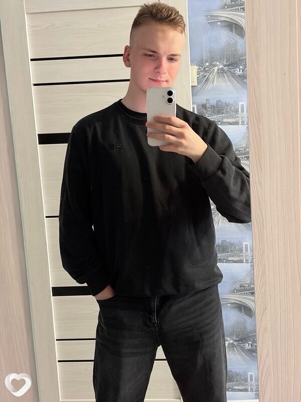 Михаил, 21, Перми — анкета №2357118