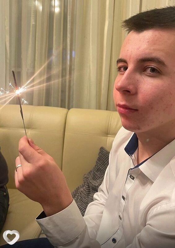 Юрий, 23, Чапаевске — анкета №2357385