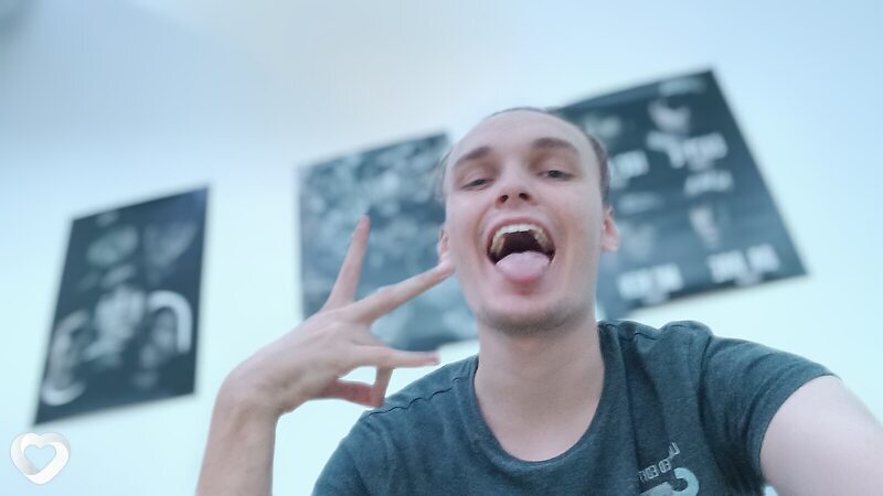Артем, 21, Геленджике — анкета №2357599