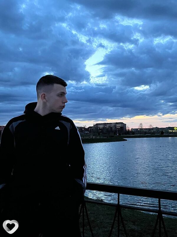 Илья, 21, Жлобине — анкета №2357627