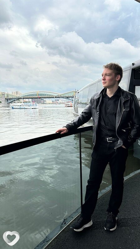 Алекс, 20, Москве — анкета №2358092