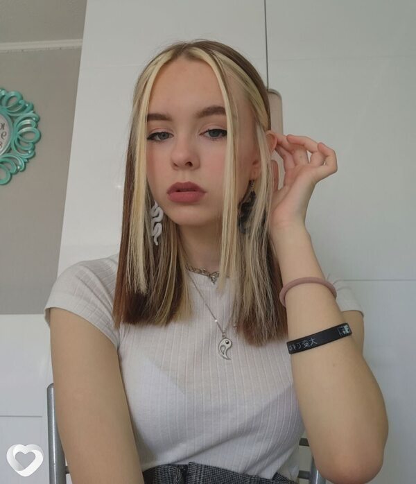 Маша, 21, Донецк (Ростовская Обл.) — анкета №2358387