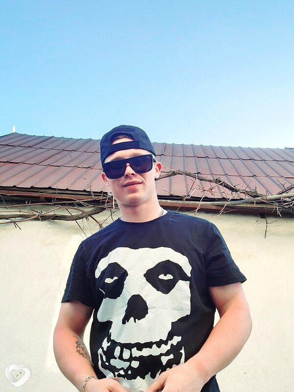 Александр, 28, Антраците — анкета №2358347