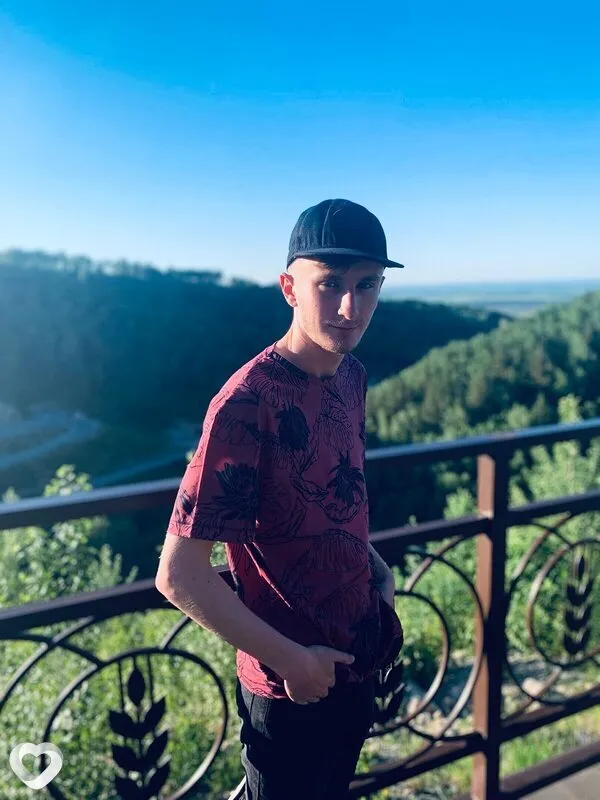 Илья, 24, Бийске — анкета №2360356