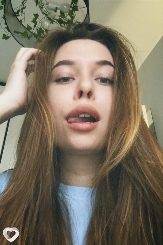 Карина, 22, Красноярске — анкета №2360435