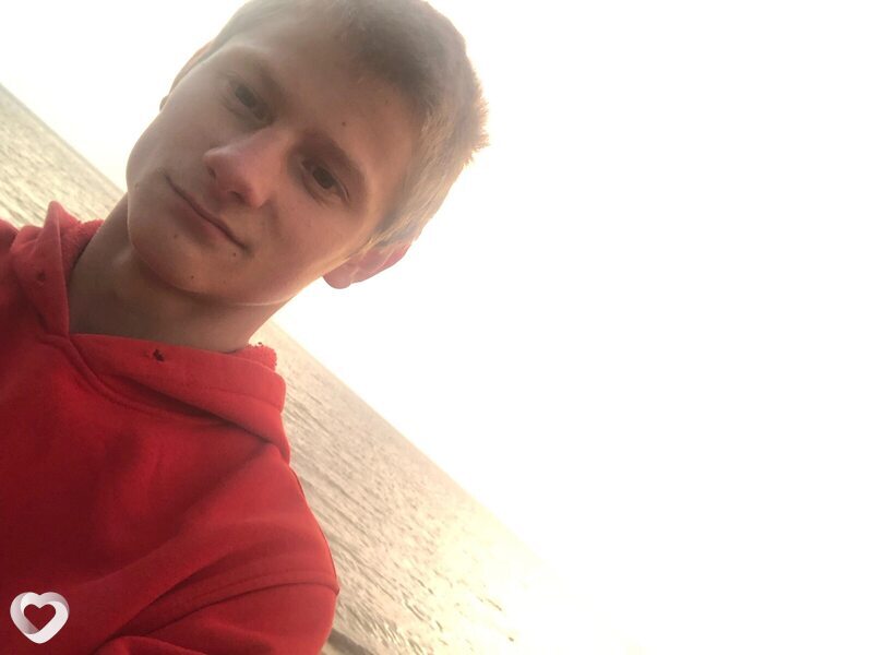 Виктор, 19, Улан-Удэ — анкета №2362872