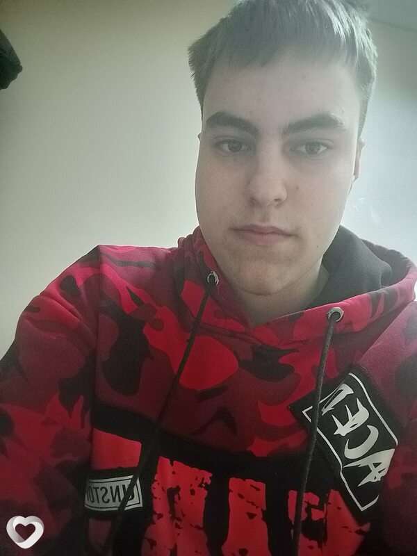 Артём, 19, Усолье-Сибирское — анкета №2363278