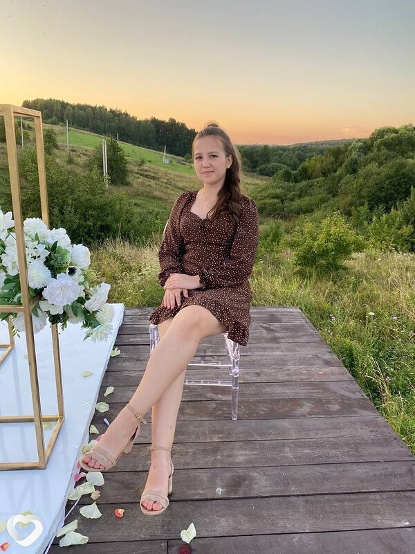 Аня, 19, Курске — анкета №2365419