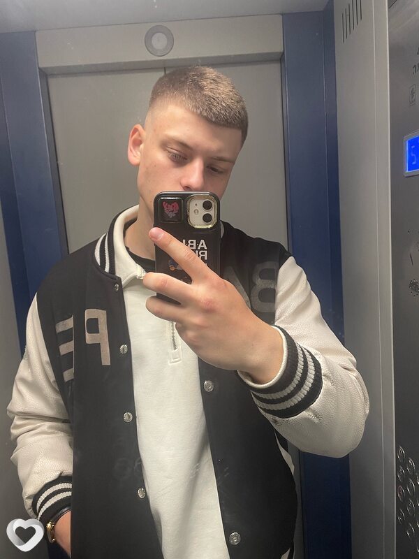 Андрей, 20, Москве — анкета №2366323