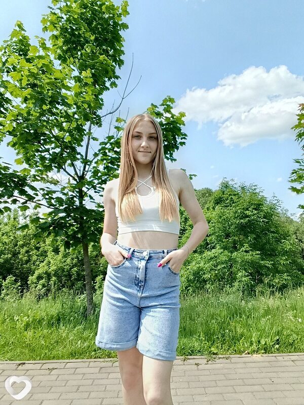 Катя, 19, Орше — анкета №2367935