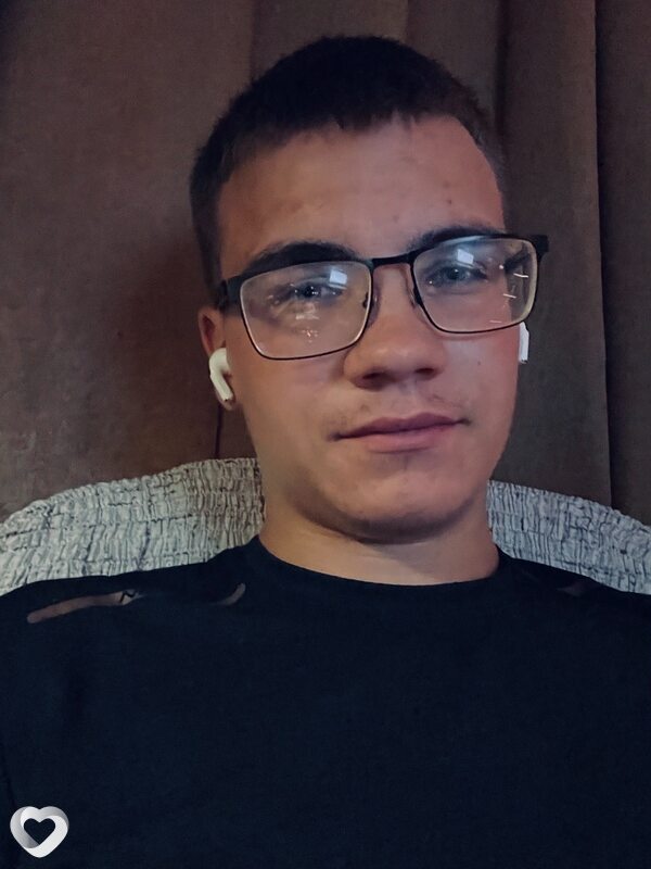 Анатолий, 21, Братске — анкета №2368778