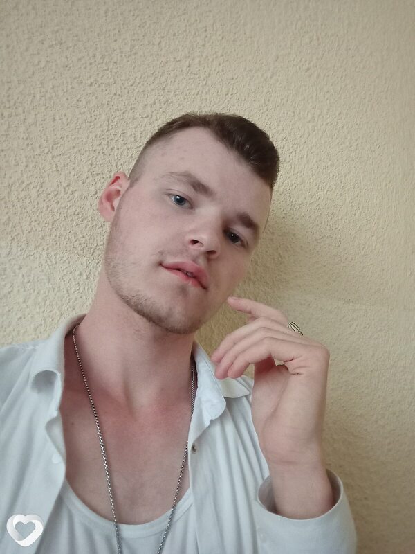Алексей, 21, Речице — анкета №2369429