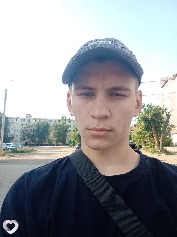 Антон, 21, Камышине — анкета №2369487