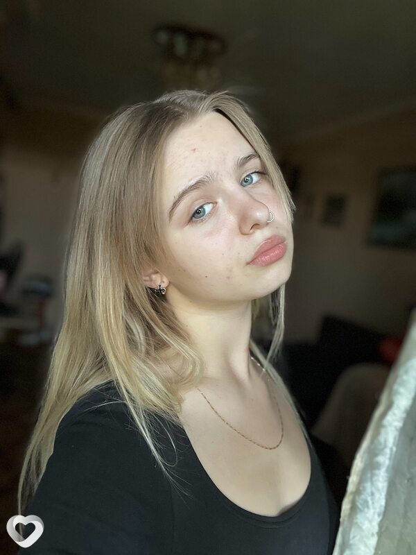 Наташа, 20, Луганске — анкета №2369552
