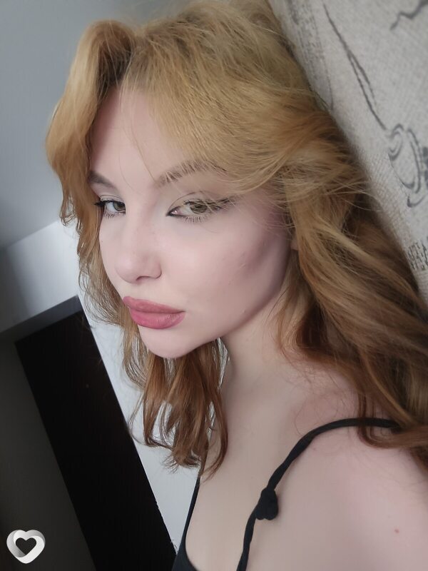Dasha, 21, Великом Новгороде — анкета №2370066