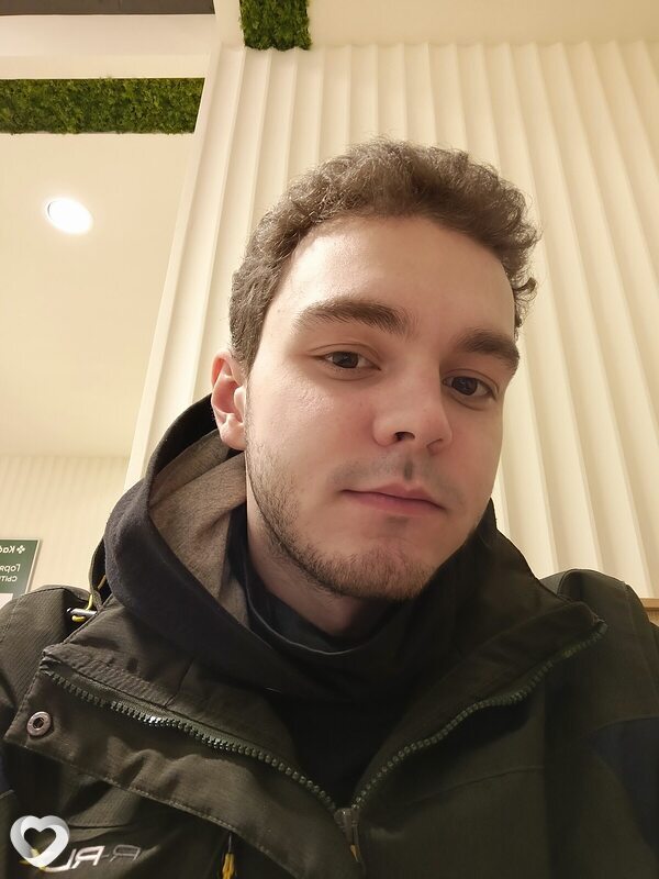 Александр, 21, Екатеринбурге — анкета №2370591