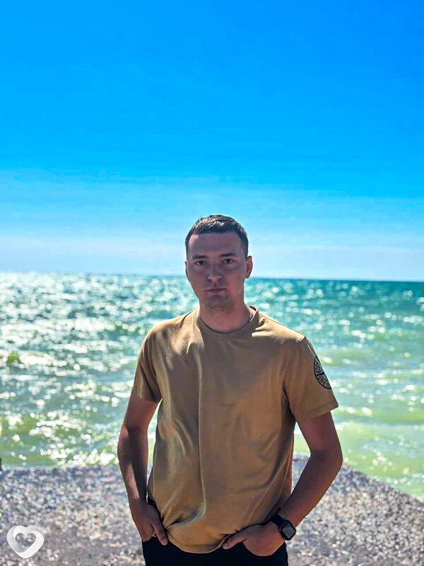 Влад, 21, Симферополе — анкета №2372226
