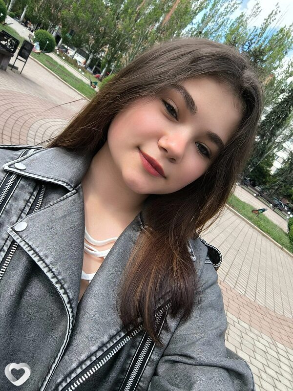Александра, 19, Макеевке — анкета №2373987
