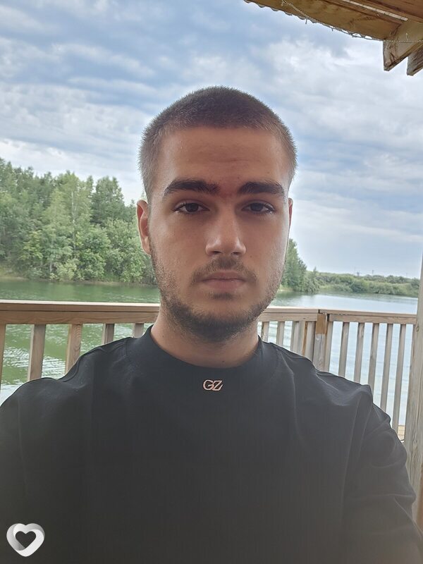 Лев, 20, Красноярске — анкета №2374600