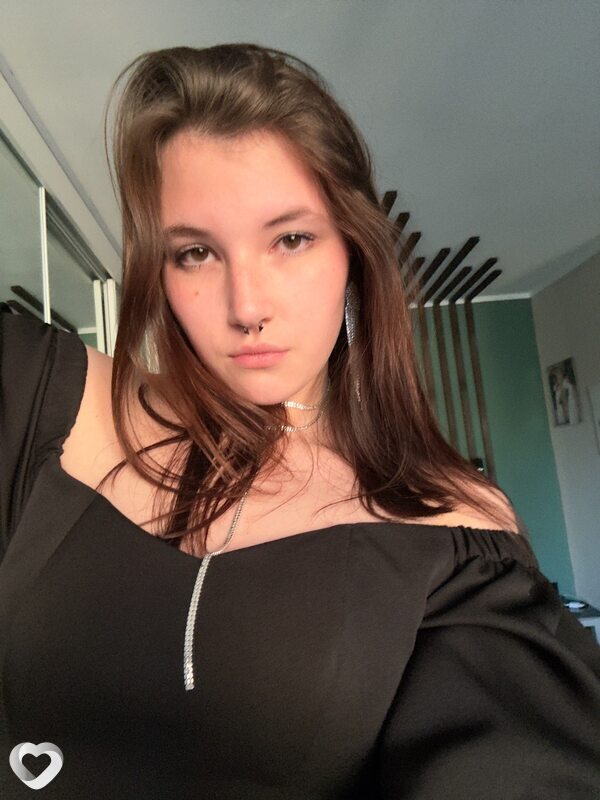 Виолетта, 19, Екатеринбурге — анкета №2375000