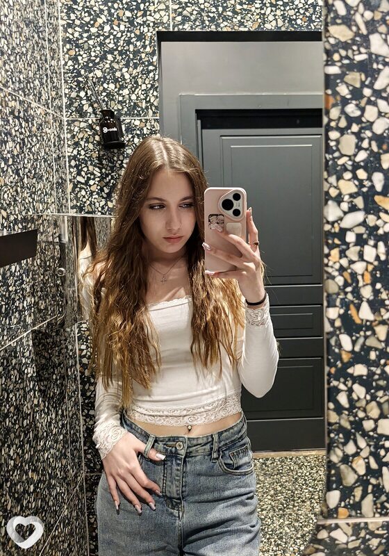 Ксения, 20, Омске — анкета №2376594