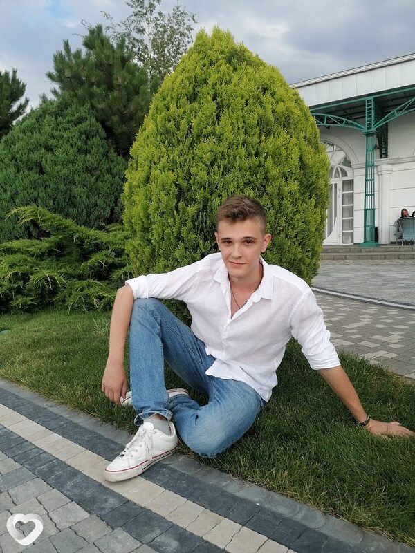 Платон, 19, Москве — анкета №2377097