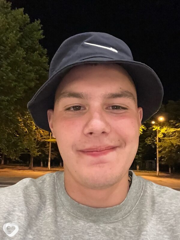 Иван, 23, Москве — анкета №2377517