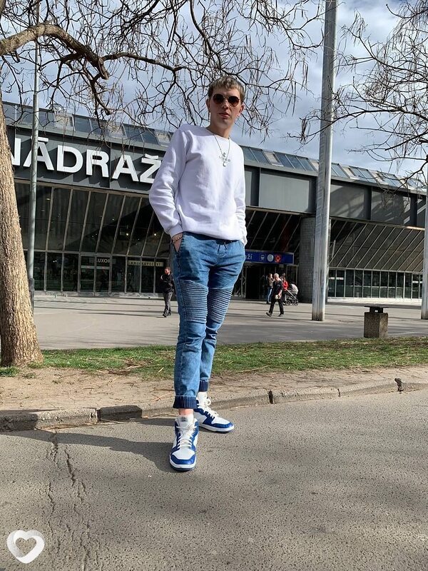 Nik, Прага