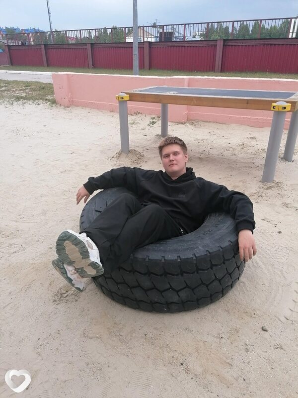 Анатолий, 19, Тюмени — анкета №2377321