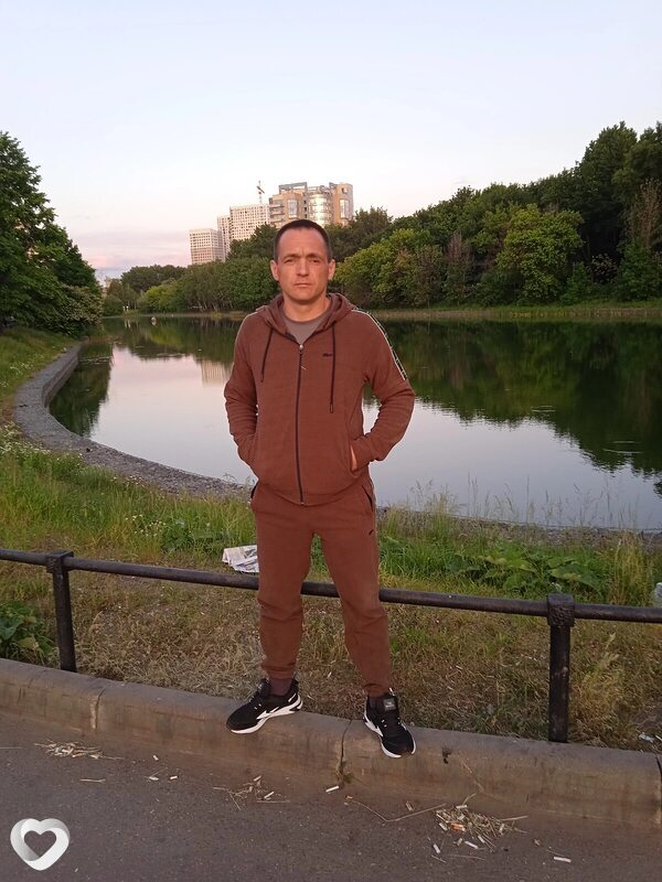 Иван, 21, Москве — анкета №2377710