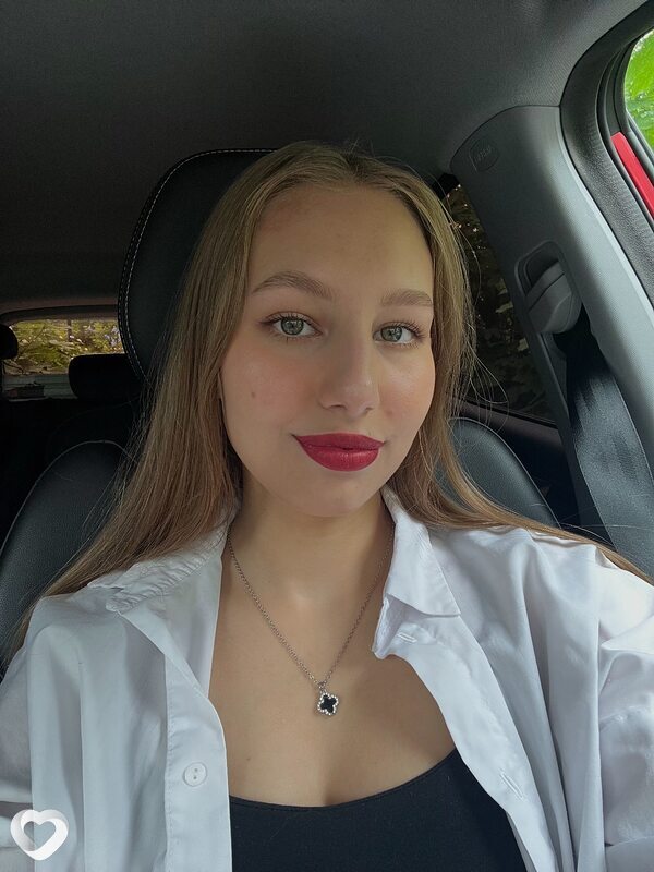 Екатерина, 21, Дзержинске — анкета №2378355