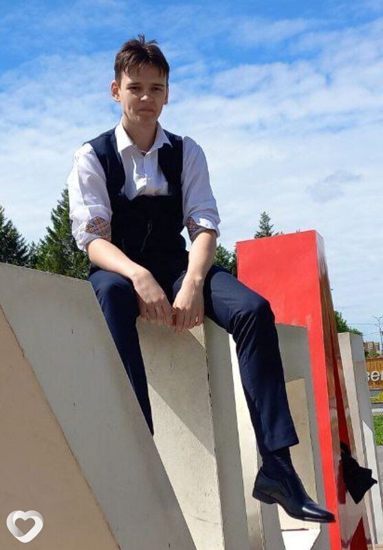 Александр, 19, Омске — анкета №2378648