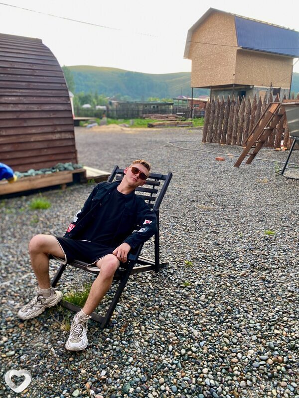 Жека, 22, Новосибирске — анкета №2378560