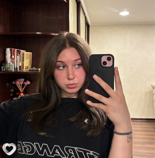 Анна, 21, Екатеринбурге — анкета №2379493