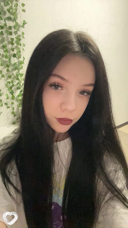 Anyutaeeq, Москва