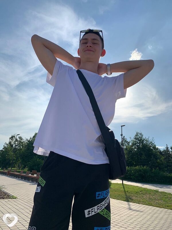 Артур, 20, Кемерове — анкета №2379914