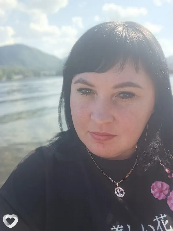 Алёна, 36, Бийске — анкета №2381045