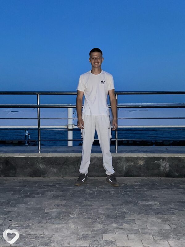 Андрей, 19, Таганроге — анкета №2381705