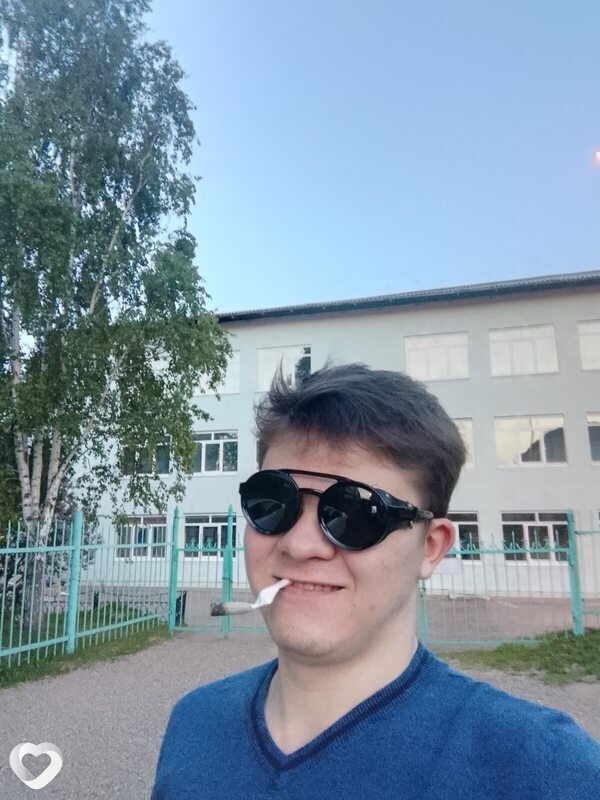 Евгений, 21, Иркутске — анкета №2382496