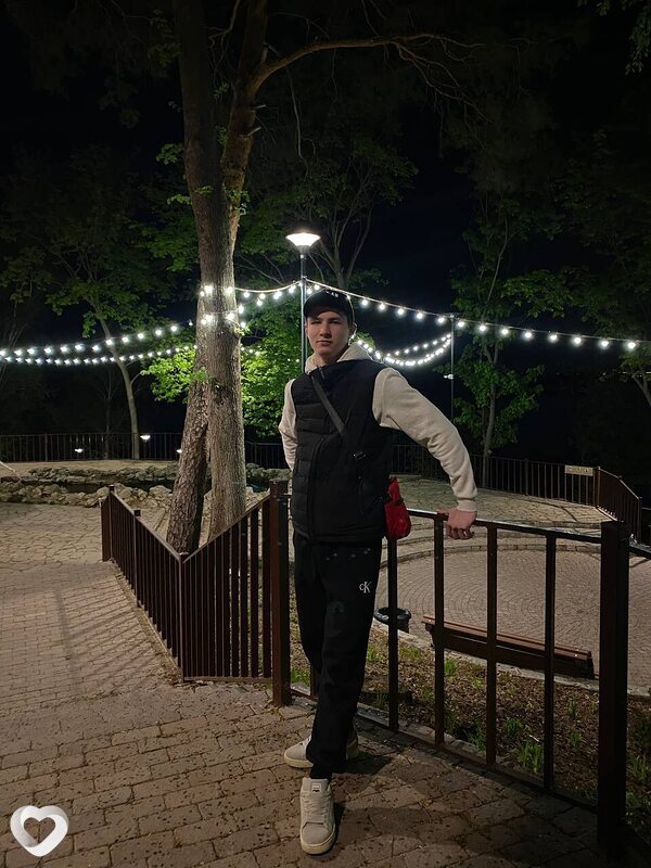 Кирилл, 21, Нижнекамске — анкета №2383211