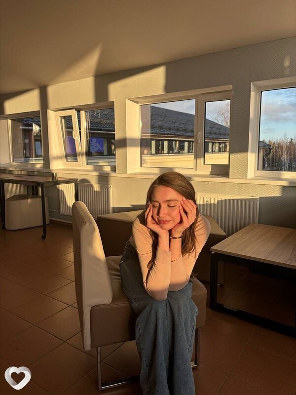 Алинка, 21, Москве — анкета №2383486