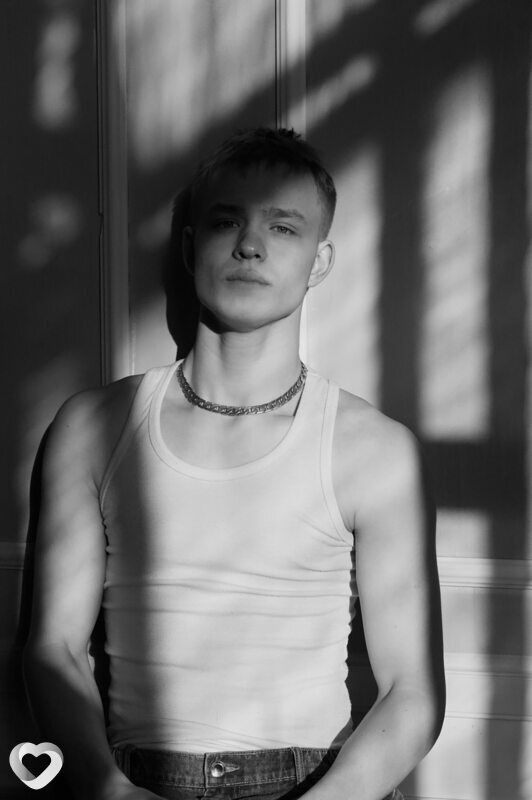 Олег, 21, Москве — анкета №2384219