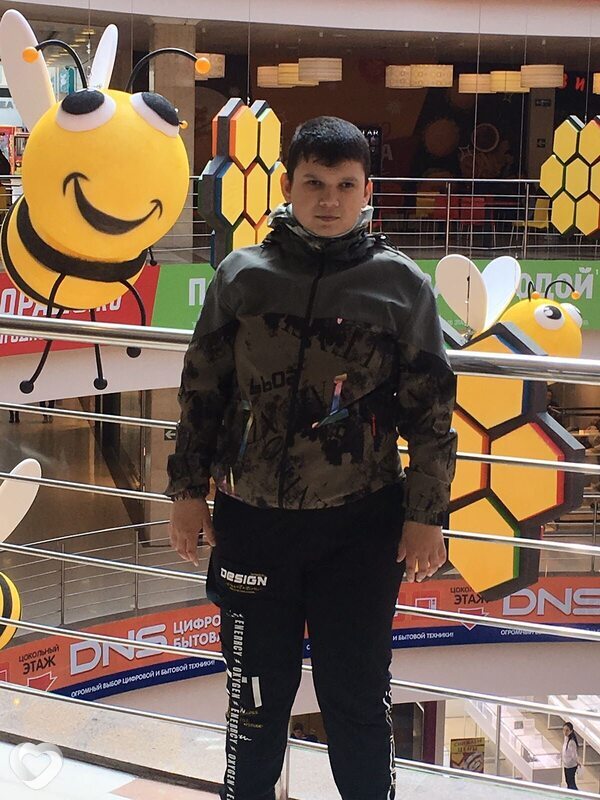 Вова, 21, Москве — анкета №2384474